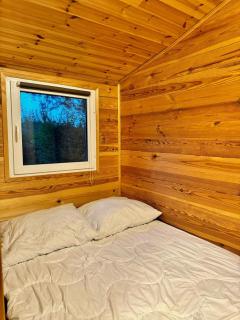 Domek nad jeziorem z własnym pomostem - 3