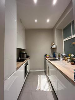 Park & Pulse - Stylish Apartment by the Park - 2