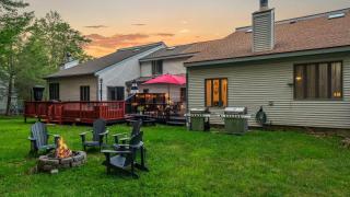 Lakeside Haven Ping Pong Fire Pit Mins to Big Boulder Lake Harmony - Lake Harmony - 0