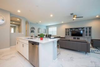 Cozy 4BR Villa w Private Pool Spa Near Disney - 3