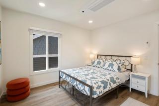 Emerald cozy unit2 upstairs - 1