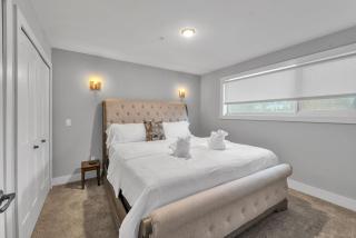 Modern Birmingham Retreat - 1