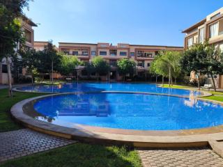 Superb apartment in residence with pool - 9