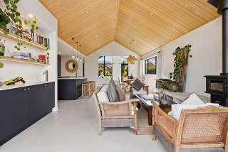 Cromwell Mediterranean Retreat - 4