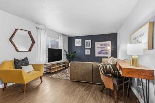 CDA Pet Bungalow Near Downtown & Trails Fenced - 8