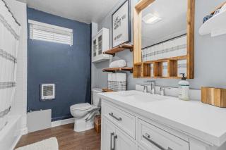 CDA Pet Bungalow Near Downtown & Trails Fenced - 3