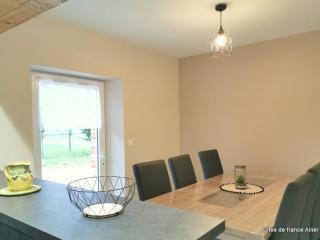Gîte de charme à Thiel-sur-Acolin avec jardin et climatisation - FR-1-489-338 - 1