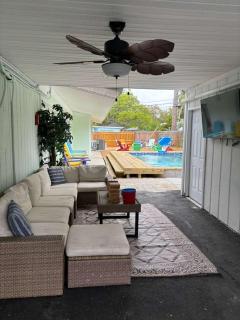 12Guests-HeatedPool-LessThan1MileFromBeach-6BR-3B-Games - 7