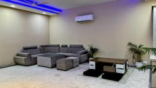 Luxurious 3bhk minimal apartment PS5 and tv - 0