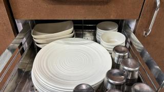 Luxurious 3bhk minimal apartment PS5 and tv - 1