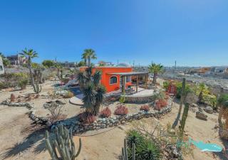 Roustic One Story Home desert garden - 8