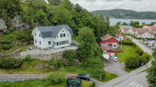 Turn-Of-Century House By The Sea In Lyckorna - 9