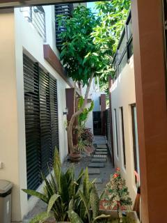 Near T1 Airpor, Garden with 20m Pool Villa, Family & Group Event & KTV - Manila - 1