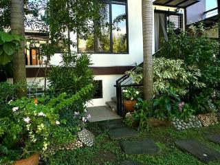 Near T1 Airpor, Garden with 20m Pool Villa, Family & Group Event & KTV - Manila - 6