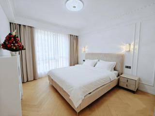 City home walk to YuGarden and near the Bund,NanjingRoad,3bedrooms,very nice view,and close to subway - 0