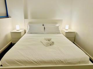 Parkville hide away - 1