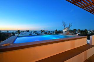 New apartment with communal pool steps from beach - 5