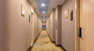 Shell Hotel Shanghai Oriental Pearl Tower Century Avenue Metro Station - 2