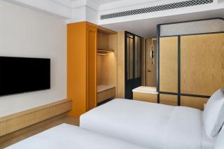 Xi Zhe Wuxi, Curio Collection By Hilton - 9