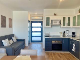 4th Oceanview one br condo pool gym parking - 4