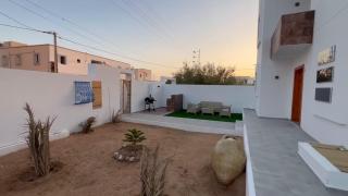 Private Garden Flat with BBQ - Houmet Souk Marina - 6
