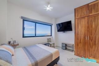 Studio pool steps to Malecon - 9