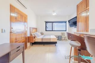 Studio pool steps to Malecon - 6