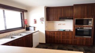 King George Retreat - Amazing Views, Spacious Living, Coastal Charm - 3