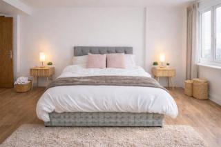 Spacious London 2BR Flat Near O2 Arena, Greenwich & Canary Wharf Sleeps 6 - free parking - 7