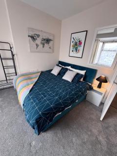 Countess House Northampton - 2-Bed House with Free Parking & Private Garden - Sleeps 6 - 4