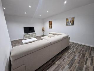 205m2 Villa with Jacuzzi on Santa Rosalia Lake Resort - 3