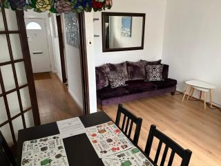 Beautiful Central duplex Flat, 2 Bedroom & Balconies, excellent transport links to Landmarks - 7