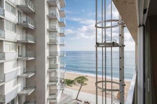 Apartamento con vistas laterales al mar en Platja - 8