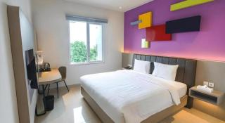 Zoom Dharmahusada Hotel - 9