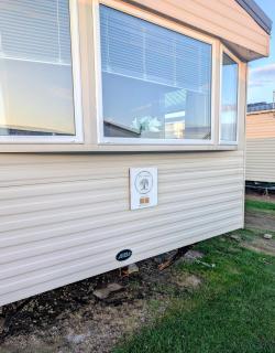 The Willow Caravan Cliff Top Coastal Retreat at Eyemouth Holiday Park Sleeps 6 Near Beach - Eyemouth - 9