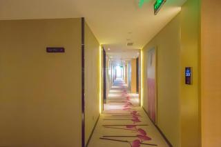 Lavande Hotel Guangzhou Tianhe Sports West Road Subway Station - 3