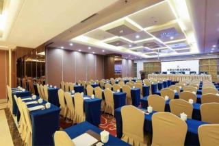 Inner Mongolia XingTai Phoenix Hotel - 4