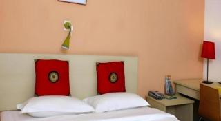 Super 8 Hotel Guangzhou Huanghuagang Branch - 2