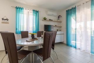 Sea & Stone Apartment No 3 in Starigrad - 2