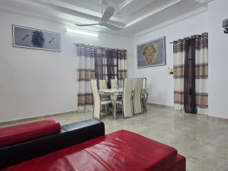 appartement meublé privé de 3 chambres salon à Fidjrossè route des pêches - 0