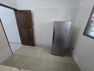 appartement meublé privé de 3 chambres salon à Fidjrossè route des pêches - 4