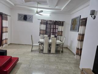 appartement meublé privé de 3 chambres salon à Fidjrossè route des pêches - 2