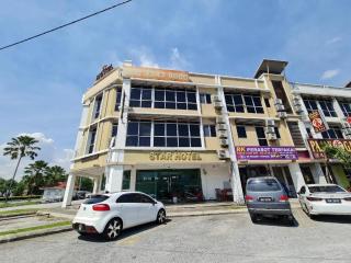 OYO 90442 Newtown Star Hotel - 6