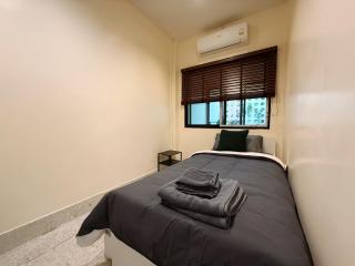 Mid Century Modern Townhouse near jatujak park 3 bed 2 bath with bathtub - 9