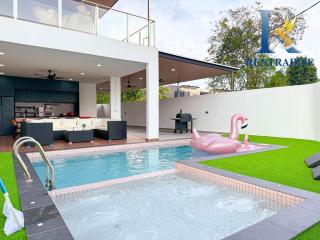 Chill Haus Pool Villa by RR JBcity - 8