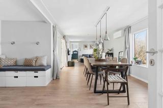 Summehouse With Room For 10 Great Location - 2