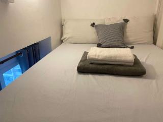 Victoria Sports Tower a2 LOFT shortwalk MRT GMA Free pool - 1