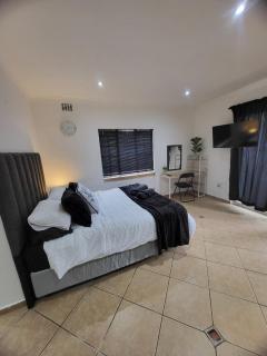 Waverley Pumpkin House Self Catering Unit 1 - 1