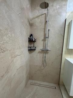 Cozy and Bright Studio Apartment - 2