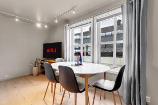 Arctic Skyline Apartment l Uptown l Amazing View - 7